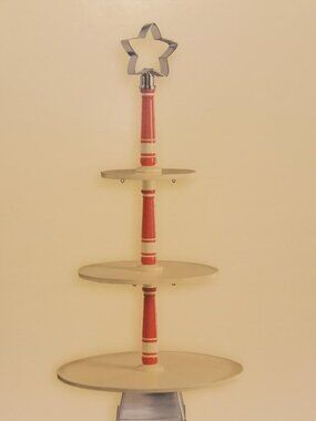 Hallmark Keepsake The Merry Baker's Ornament Display Stand - Christmas 2006